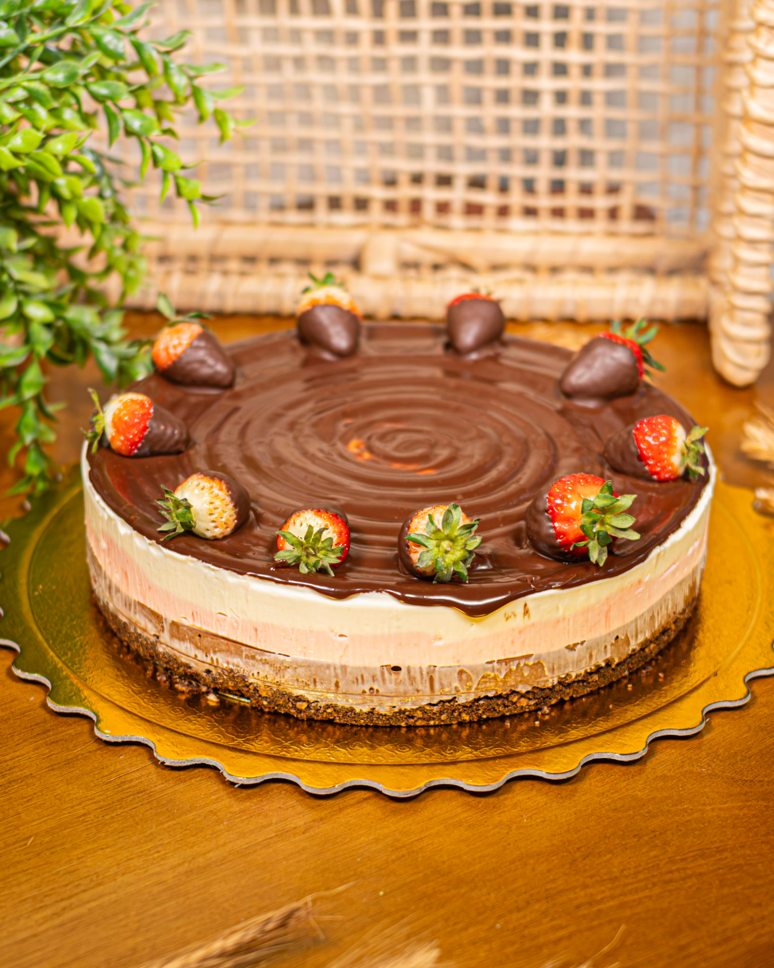 Torta mousse com morangos ao chocolate